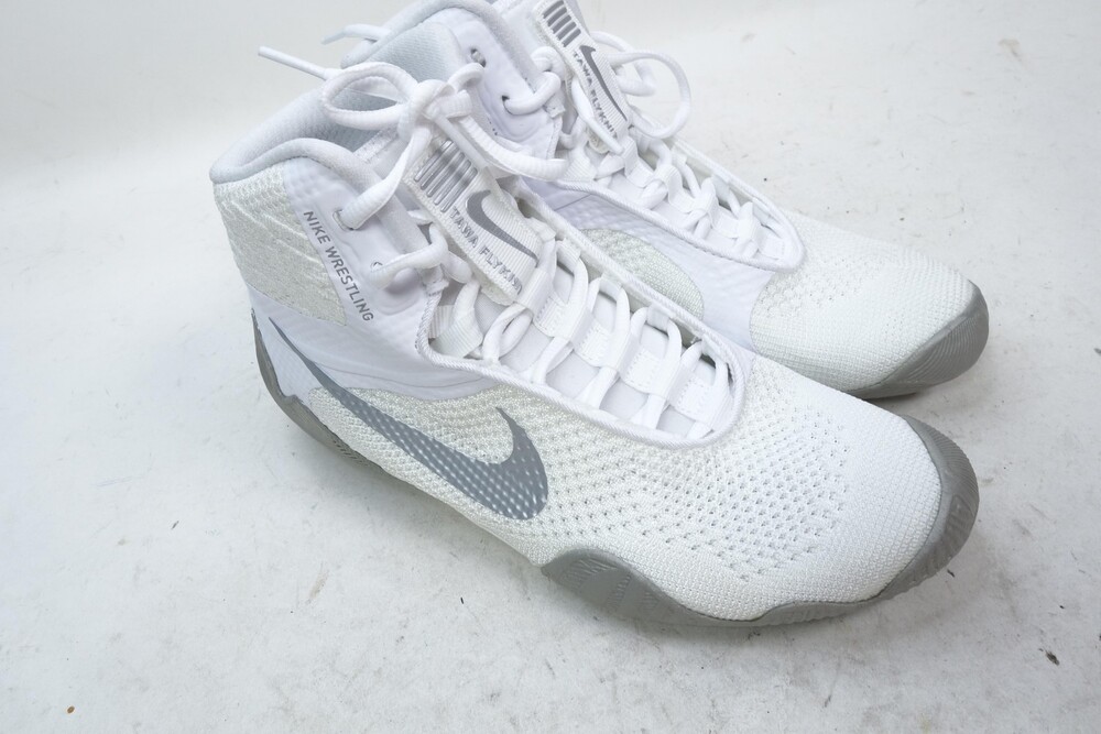 Nike Tawa Flyknit Shoes Mens Size 9.5 White Wrestling High Top CI2952-100
